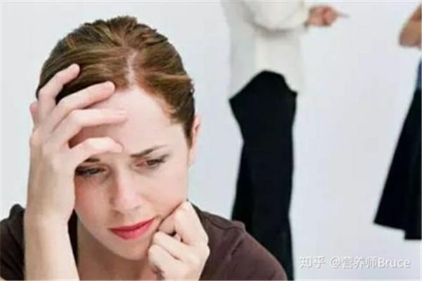 轻度焦虑症有哪些症状,中年女性焦虑症有哪些症状
