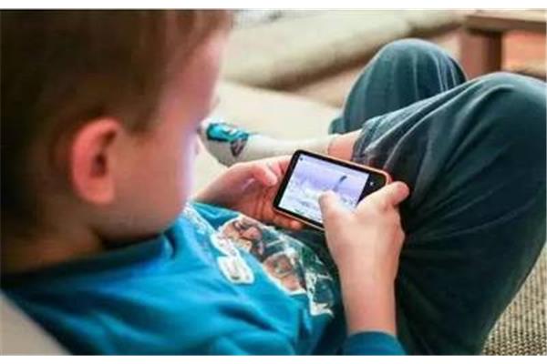 让孩子戒掉手机最快最有效的方法就是让孩子戒掉网瘾的最好方法