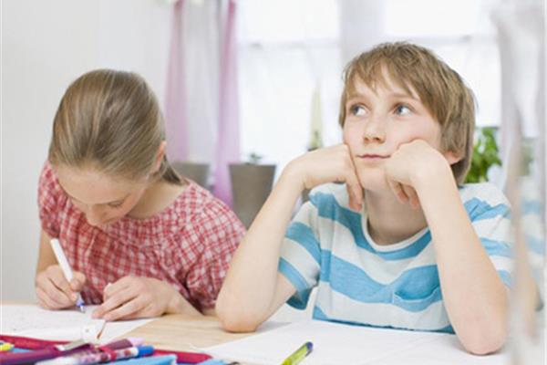 让孩子专注于作业和注意力训练的十种方法