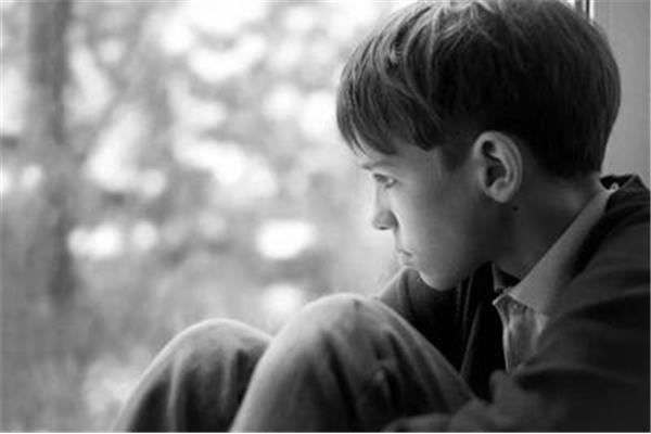 16岁儿童孤独症和抑郁症的表现,儿童轻度抑郁症的表现和症状