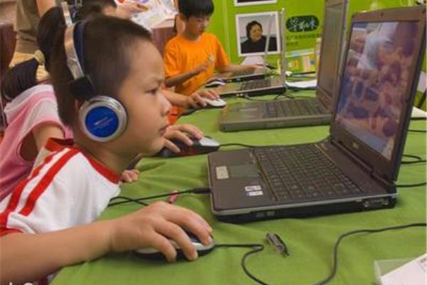 孩子戒网瘾最好的方法就是国家正规的网瘾学校