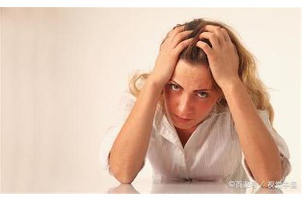焦虑症的症状是什么,以及极度焦虑引起的身体反应?